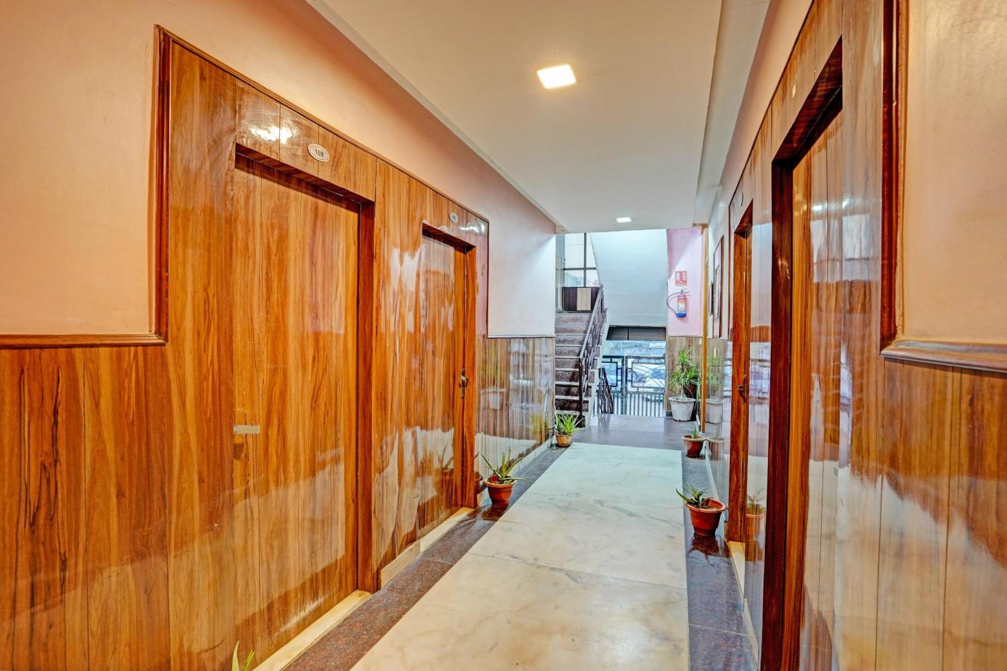 Hotel O Greno House Near Pvr Ansal Plaza Greater Noida Exterior foto